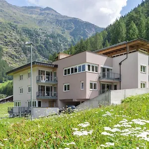 International House Apartment